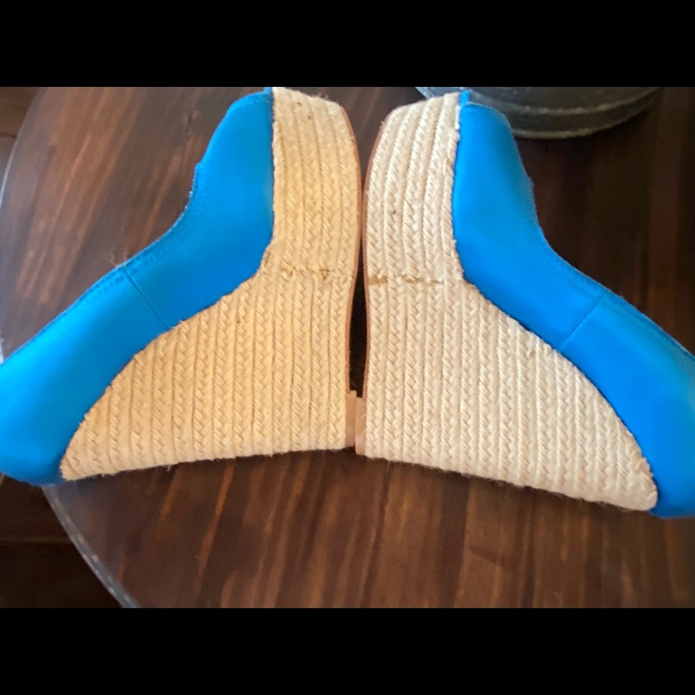 NEw turquoise wedge